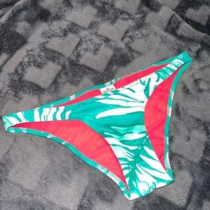 Hollister cheeky green leaf swim bottoms size extra small